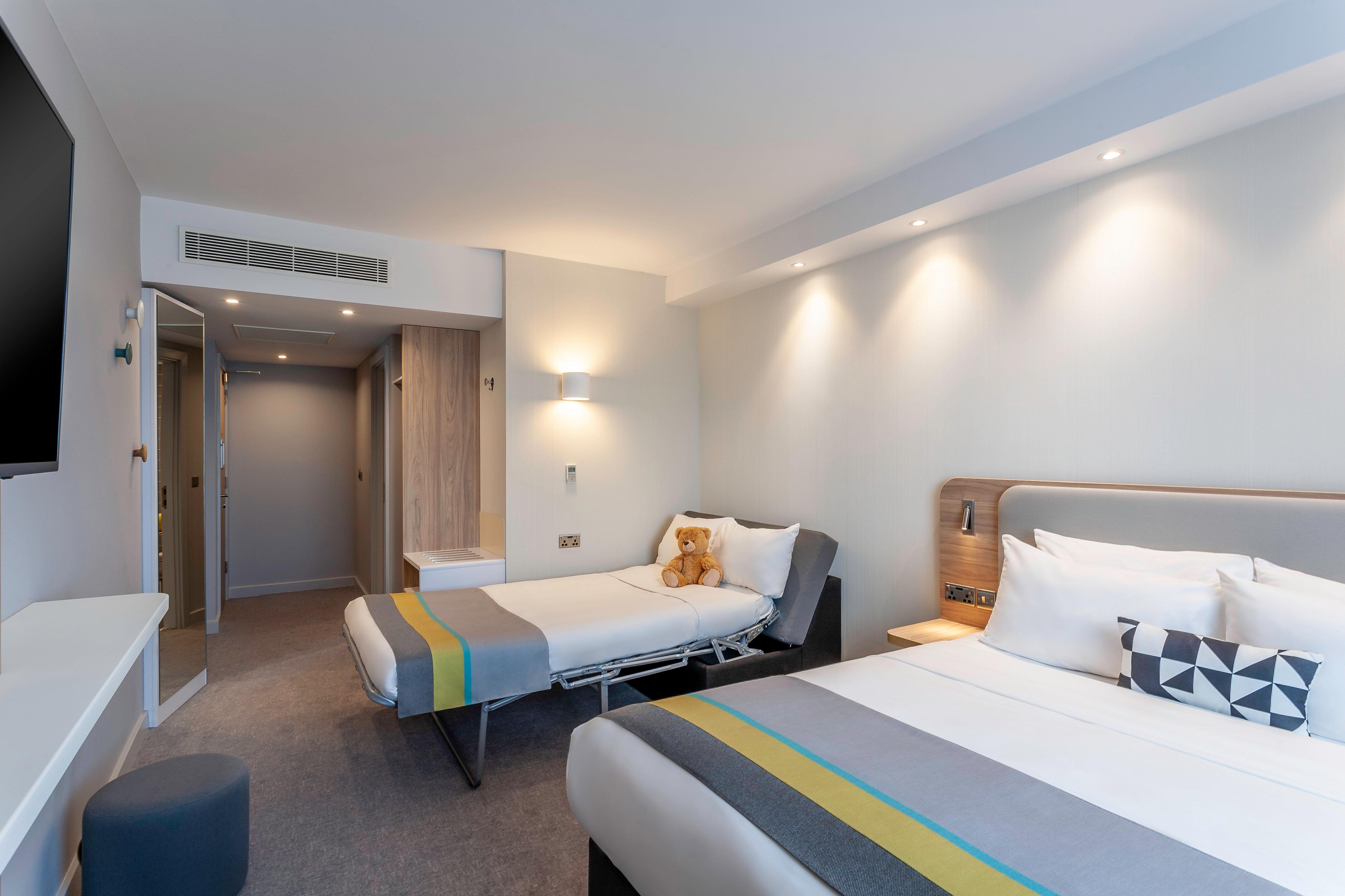 Holiday Inn Express Dublin-Airport By Ihg Santry Exterior foto