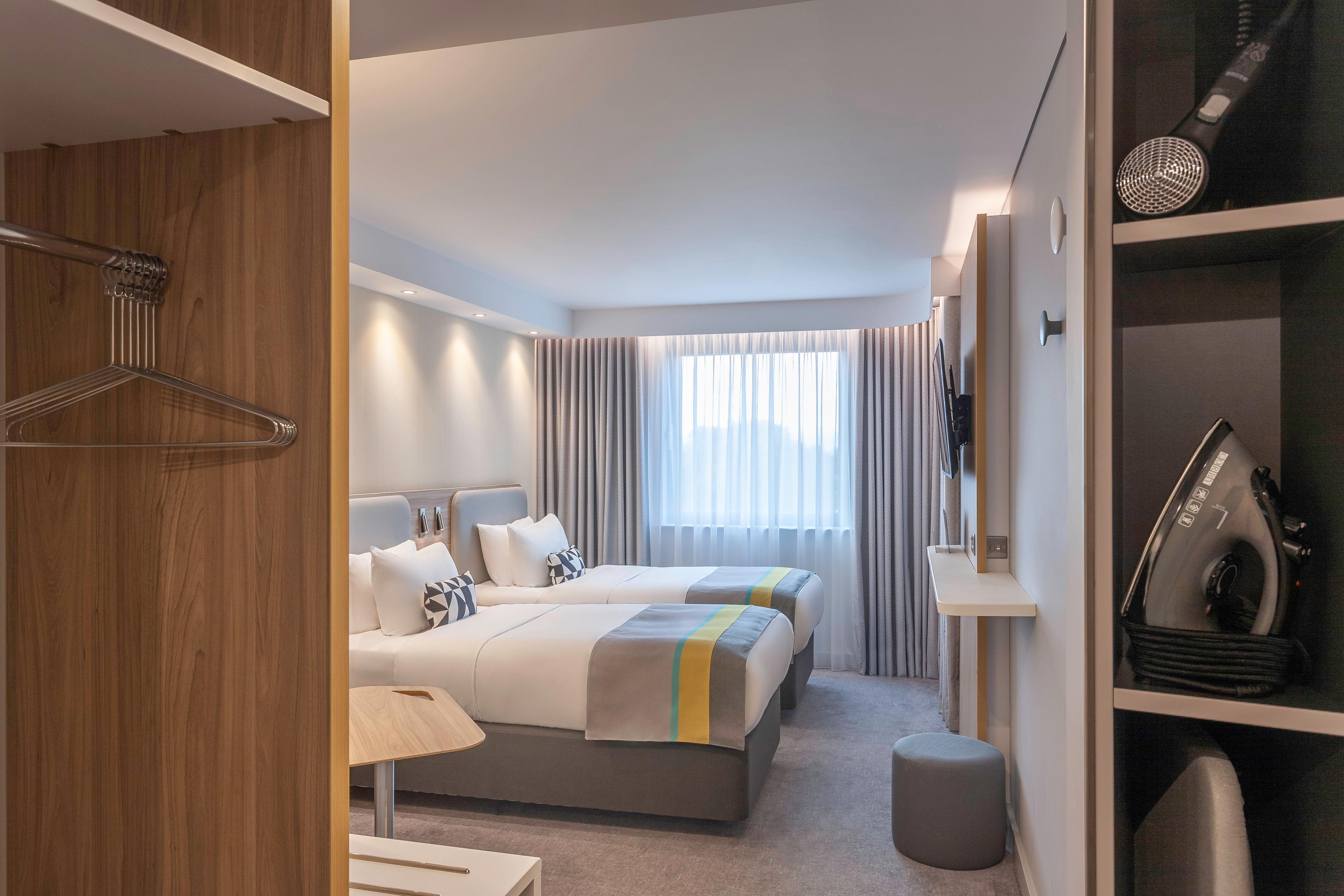 Holiday Inn Express Dublin-Airport By Ihg Santry Exterior foto