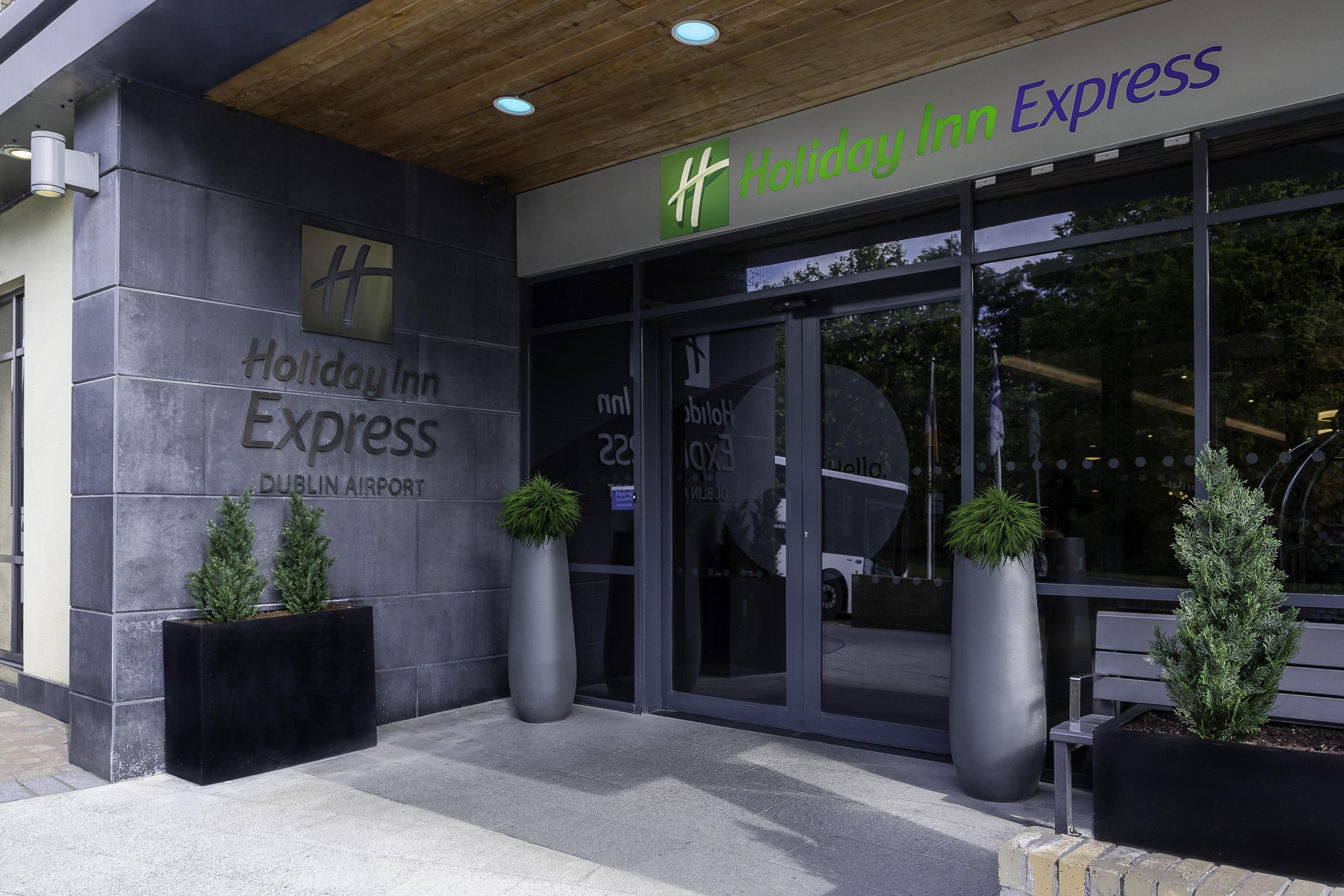 Holiday Inn Express Dublin-Airport By Ihg Santry Exterior foto
