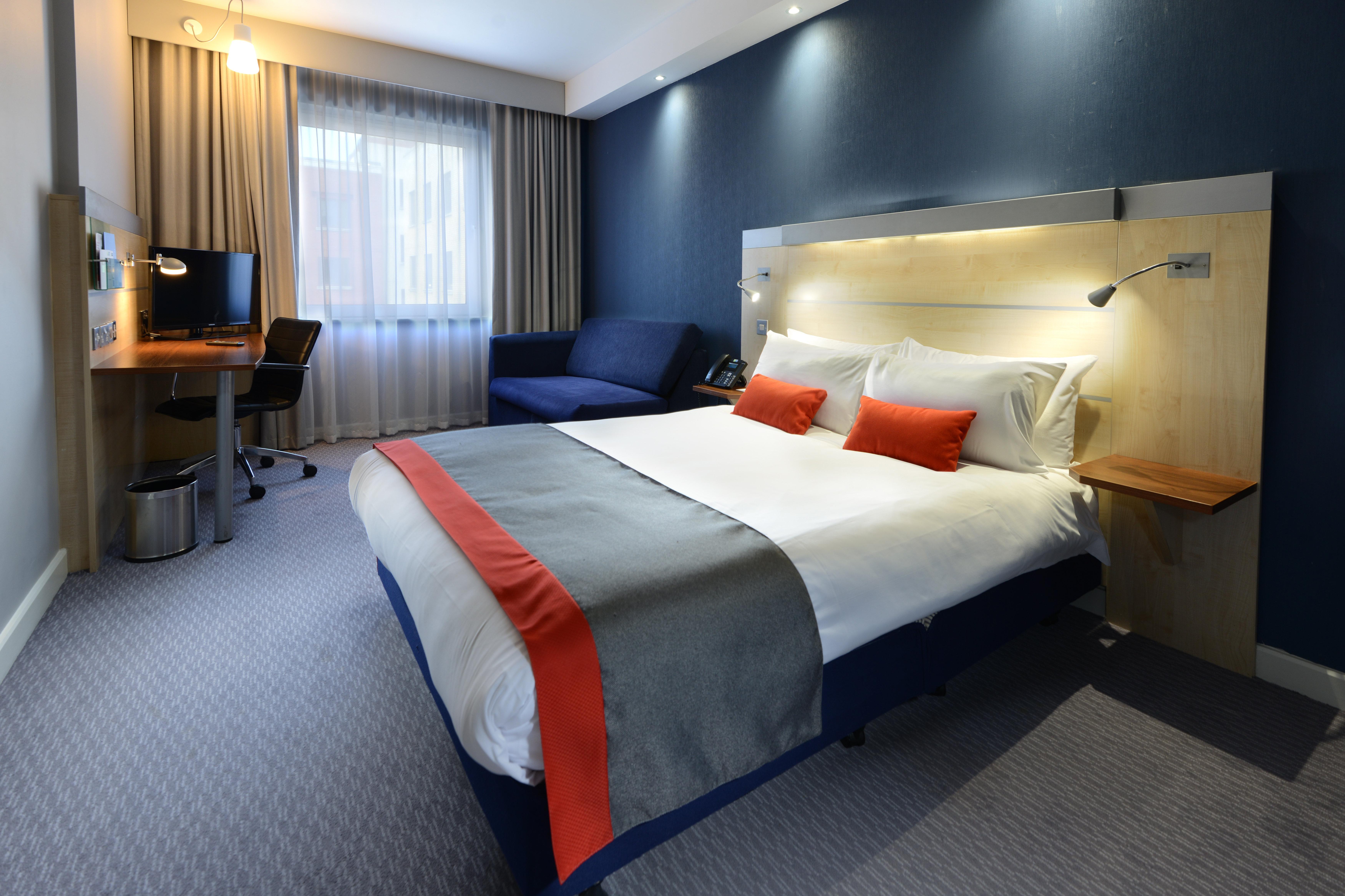 Holiday Inn Express Dublin-Airport By Ihg Santry Exterior foto