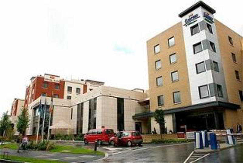 Holiday Inn Express Dublin-Airport By Ihg Santry Exterior foto