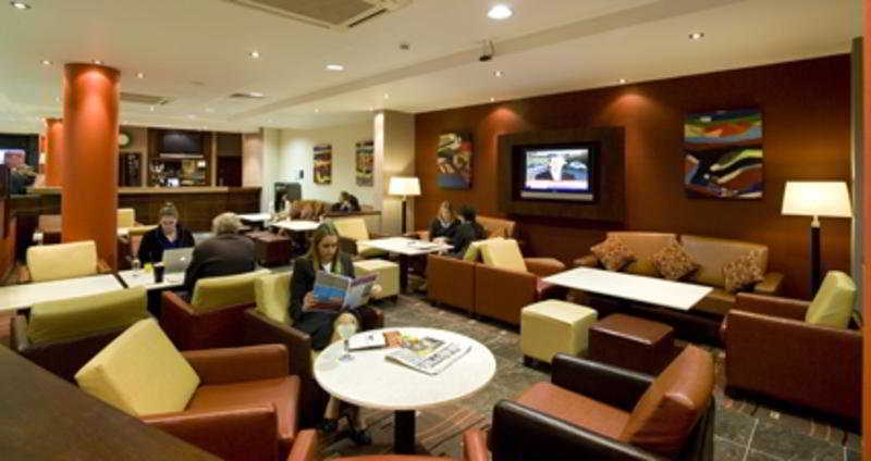 Holiday Inn Express Dublin-Airport By Ihg Santry Exterior foto