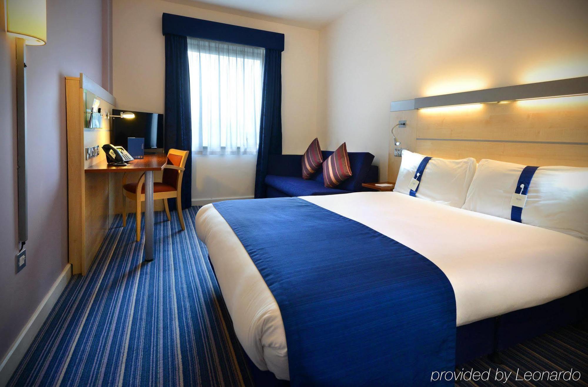 Holiday Inn Express Dublin-Airport By Ihg Santry Exterior foto
