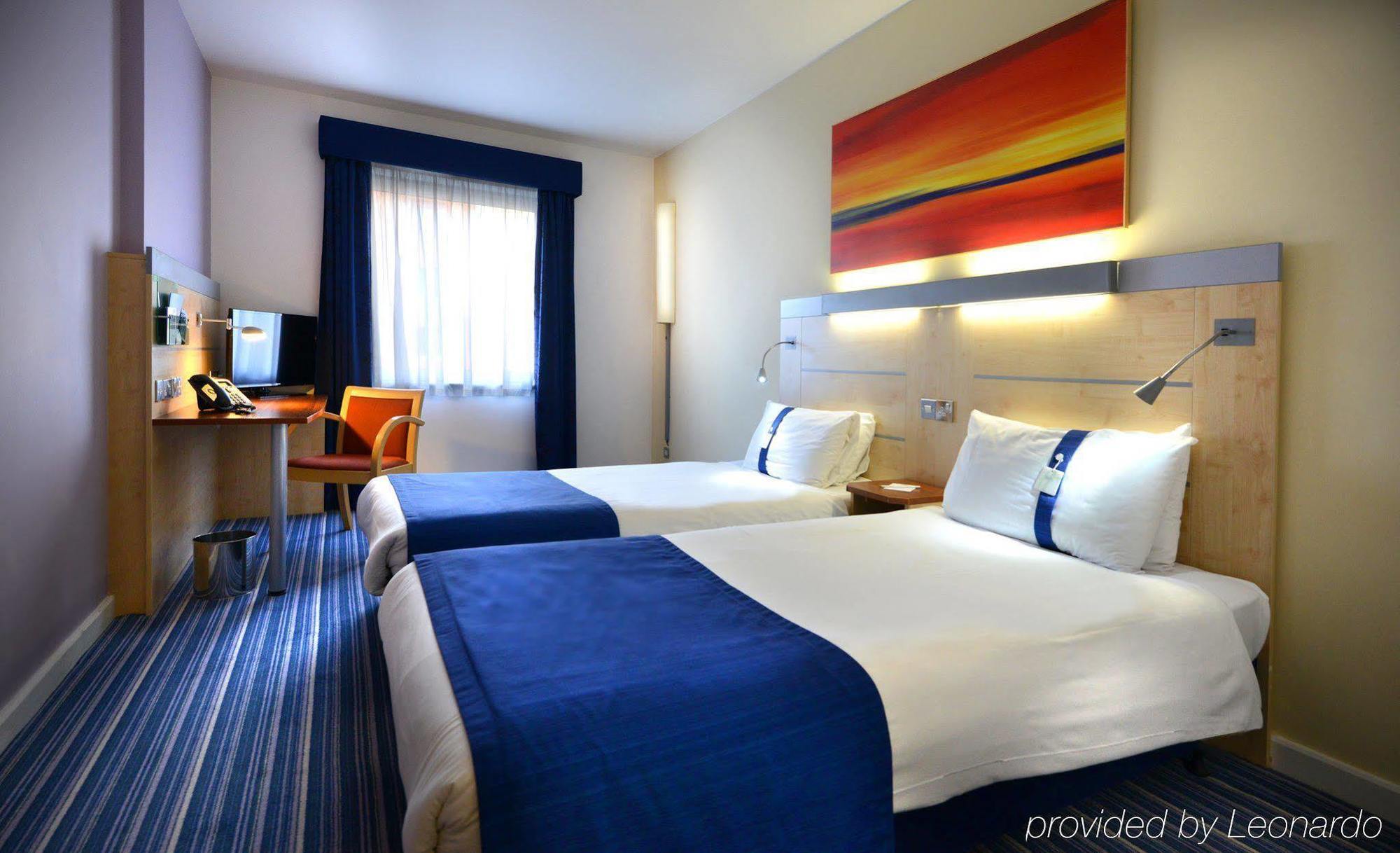 Holiday Inn Express Dublin-Airport By Ihg Santry Exterior foto