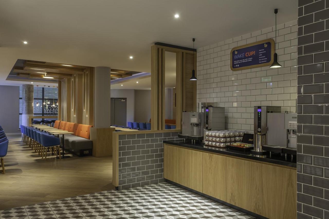 Holiday Inn Express Dublin-Airport By Ihg Santry Exterior foto